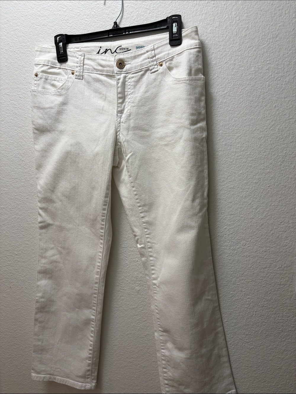 INC International Concepts Off-White Cropped Straight-Leg Jeans